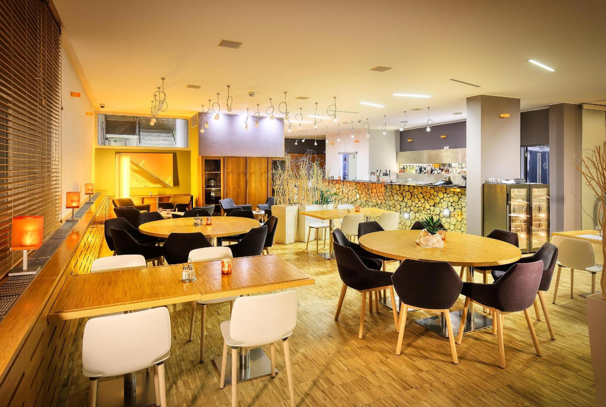 יאנסקה לזנה Omnia Hotel Relax & Wellness מראה חיצוני תמונה